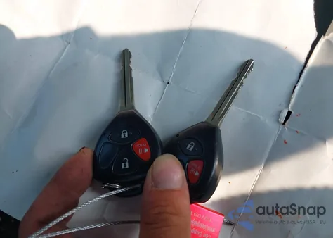 2011 Toyota Matrix S z USA, uszkodzony, nr VIN 2T1LE4EE5BC020330